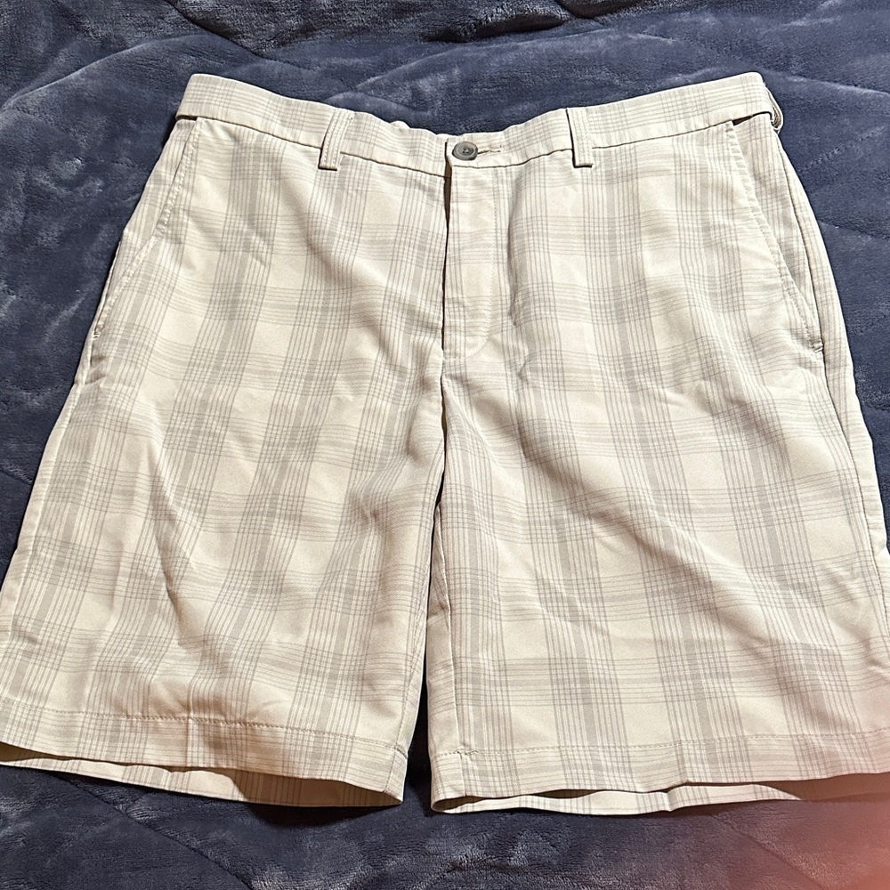 Haggar Light Beige Plaid Flat-Front Shorts